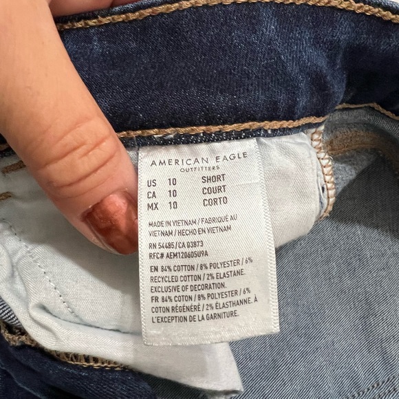 American Eagle distressed stretch jeans. Size 10 - Picture 5 of 5